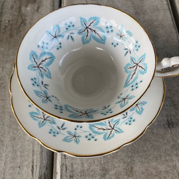 Vintage Regency English Bone China Maple Leaf Pale Blue Tea Cup & Saucer Set - Picture 5 of 10